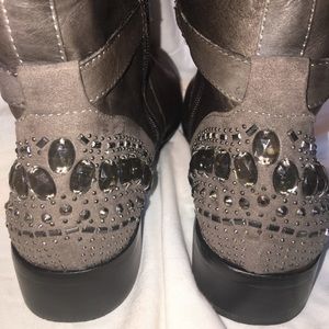 Women’s Gianni Bini NWB Grey Embellished Boot